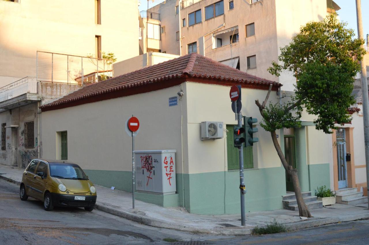 Апартаменты Pireas Port Next To Metro Artistic House Экстерьер фото